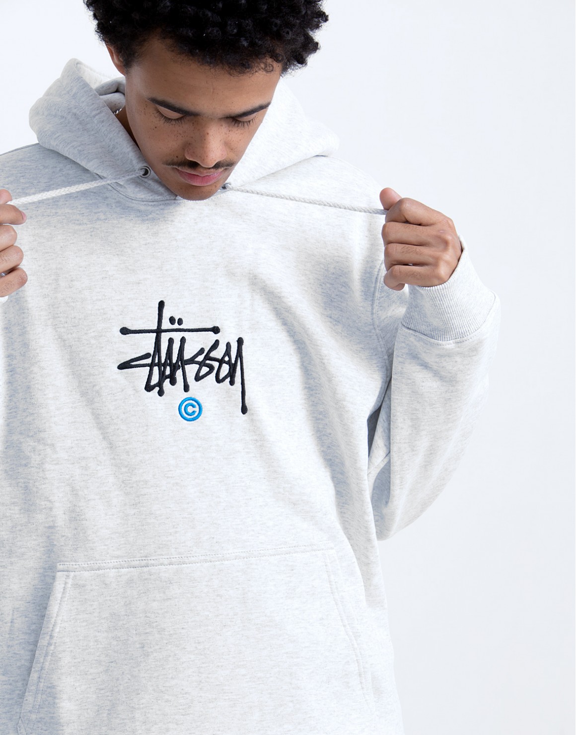 Threads That Inspire: USA’s Melody of Men’s Travis Scott and Stussy Hoodie Fashion