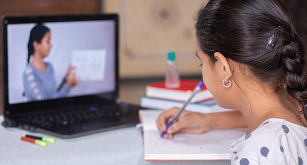 Future Trends in Online Commerce Classes in Prayagraj
