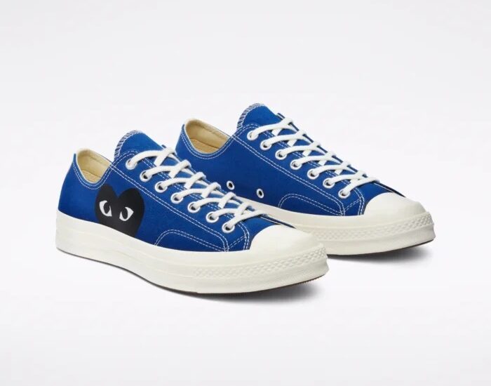 CONVERSE BLACK HEART BLUE LOW TOPw