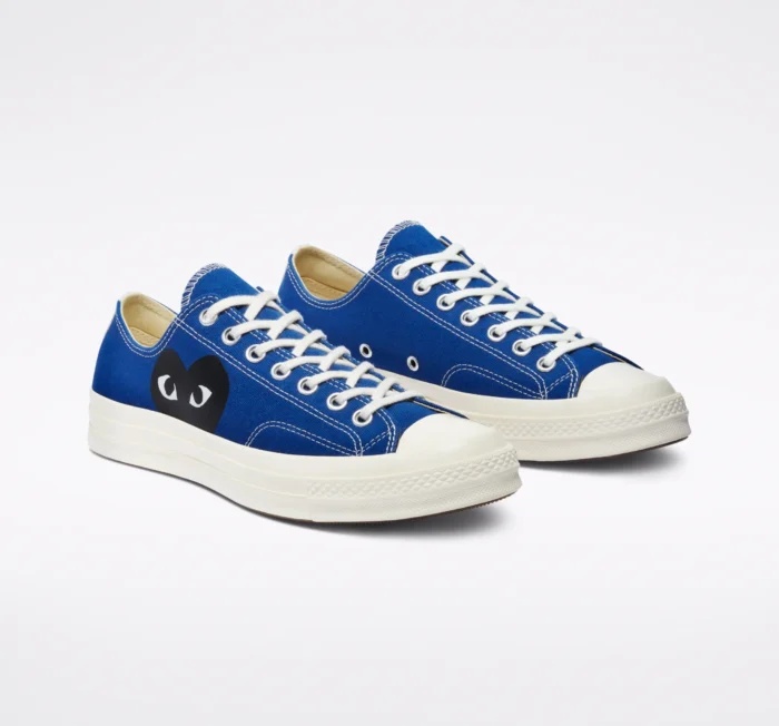 CONVERSE BLACK HEART BLUE LOW TOPw