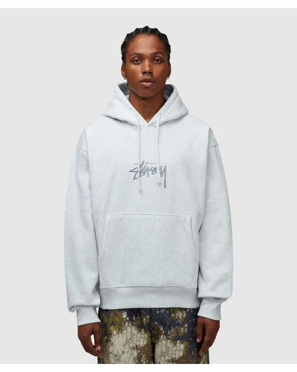 stussy-ASH-HEATHER-Stock-Logo-Applique-Hoodie.webp