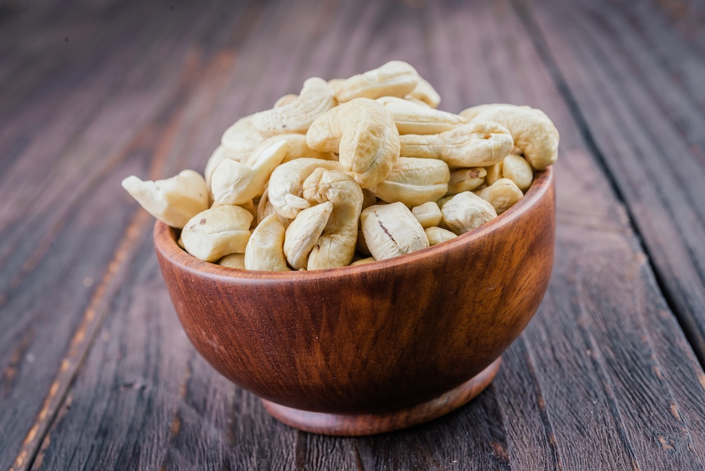 cashew nut price per kg