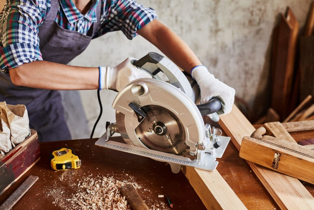 Best Saw for Cutting Wood