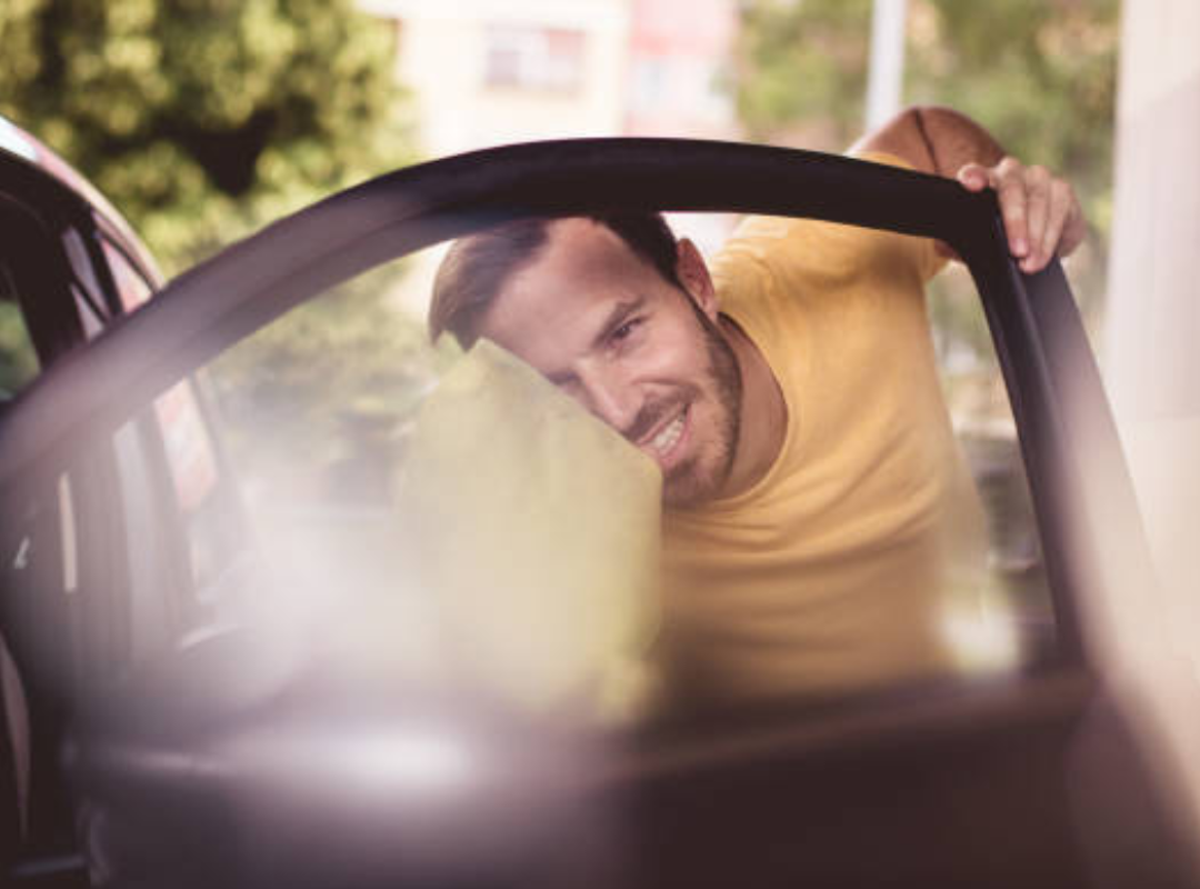 Is Your Car Window Stuck? Here’s What Might Be Causing the Problem