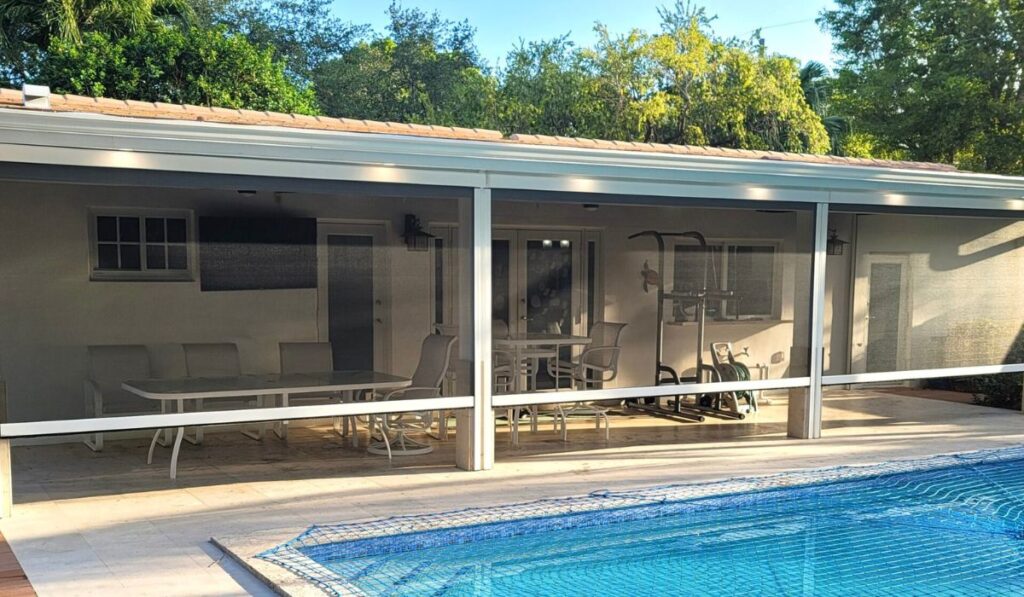 outdoor retractable screens