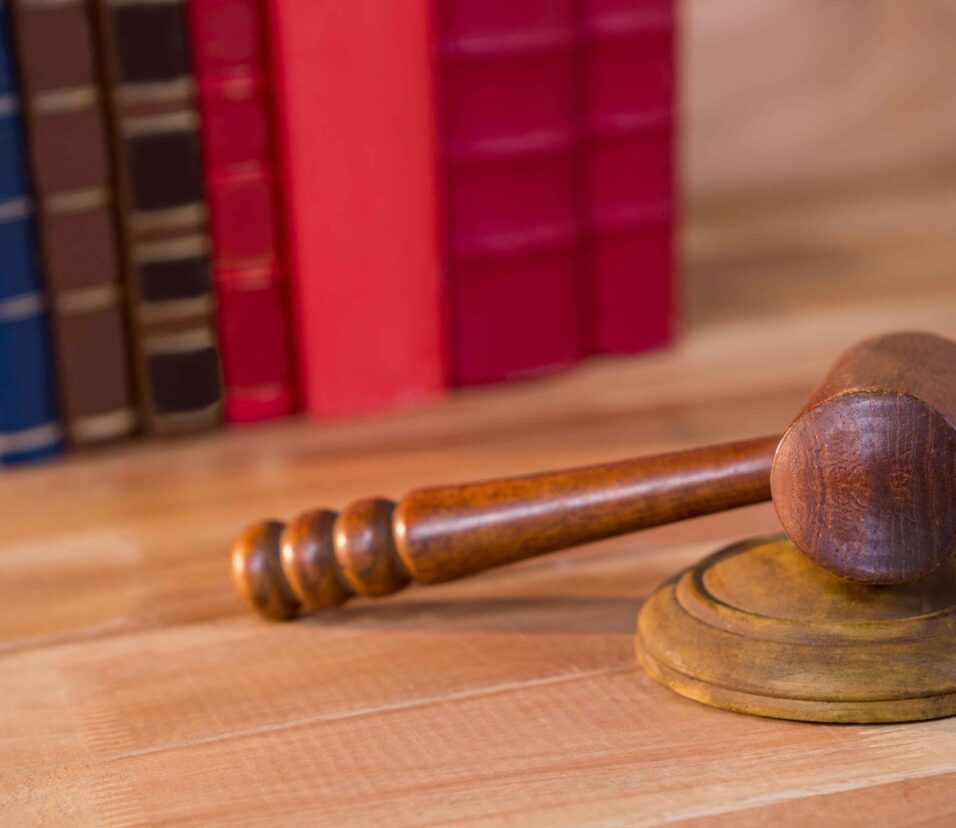 business dispute attorney near me in lauderdale​